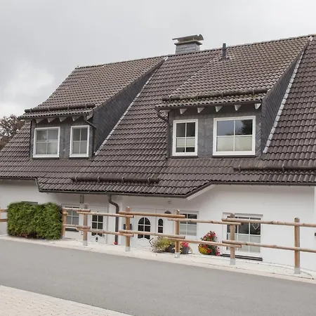 Apartment Welcome In - Am Suedhang 11, Winterberg